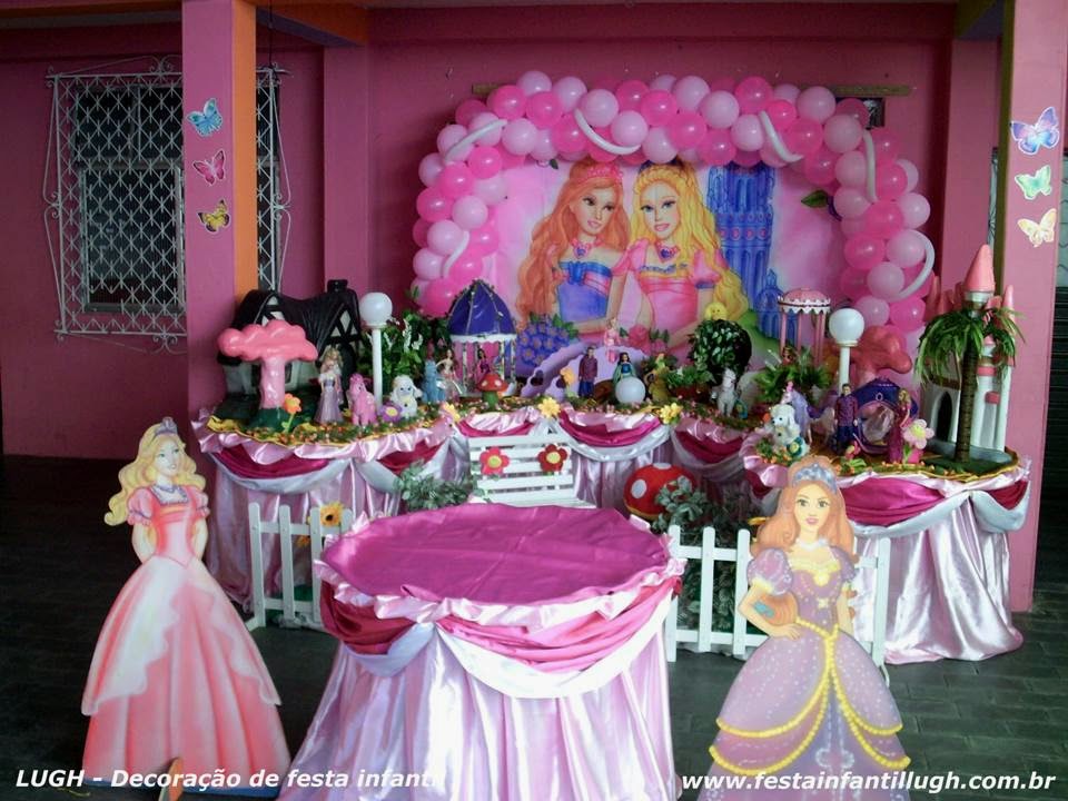 Barbie no Castelo de Diamantes (decoração tradicional luxo) Tema Barbie no Castelo de Diamantes para festa infantil de meninas)