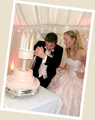 bride and groom cakes