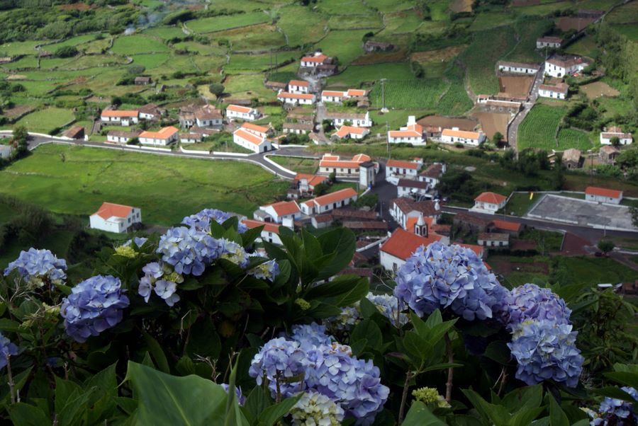 To Visit Portugal: Visit the Lajes das Flores