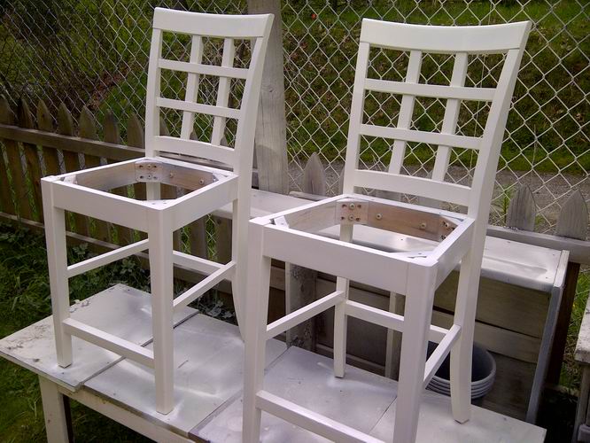 4 the love of wood HOW TO PAINT BAR STOOLS farmhouse white kitchen decor
