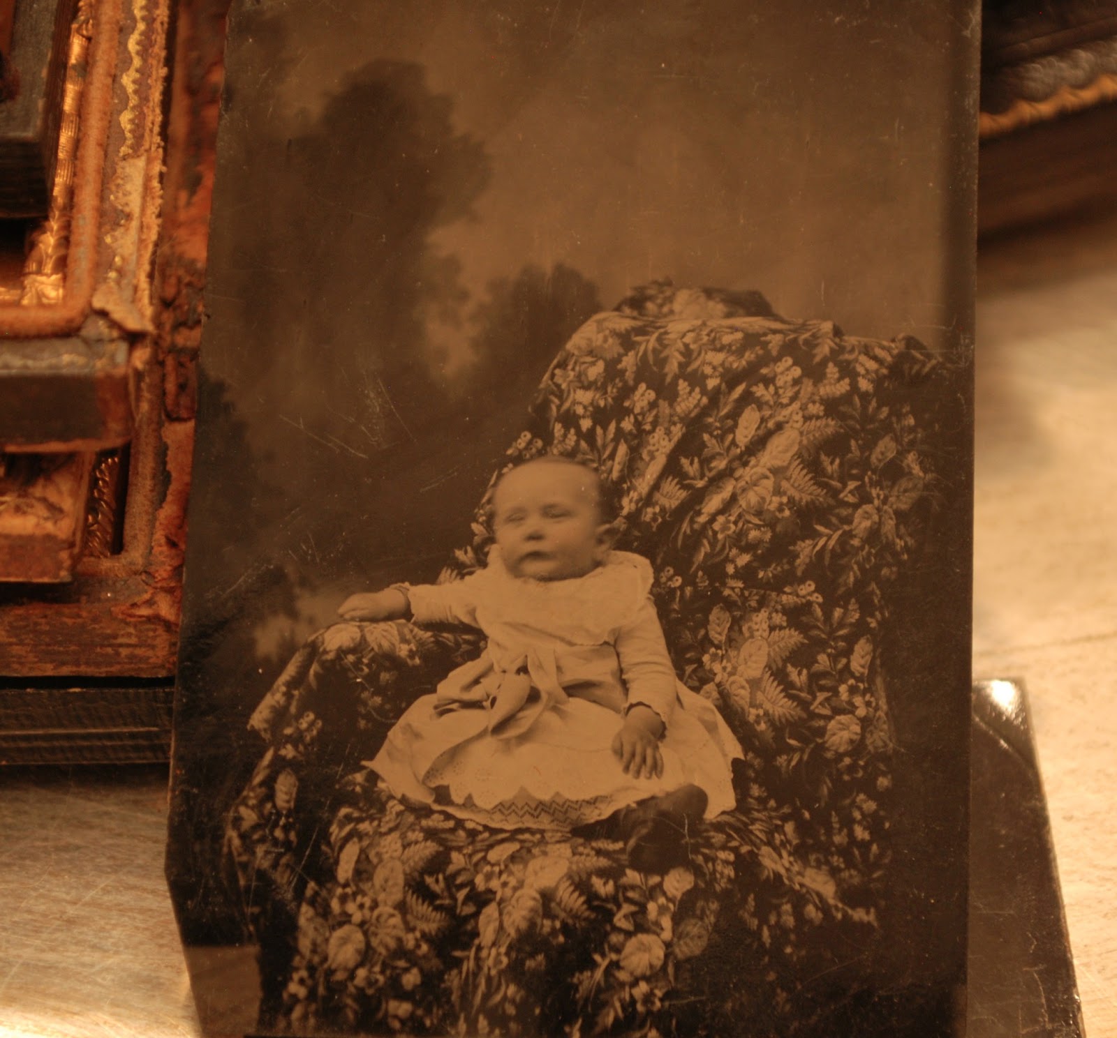 List 91+ Wallpaper Why Victorian Mothers Hide In Photos Completed 10/2023