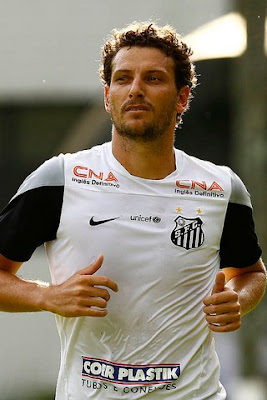 Elano viaja para disputar torneio na Índia na próxima quinta-feira (Foto: Ricardo Saibun/Santos FC)