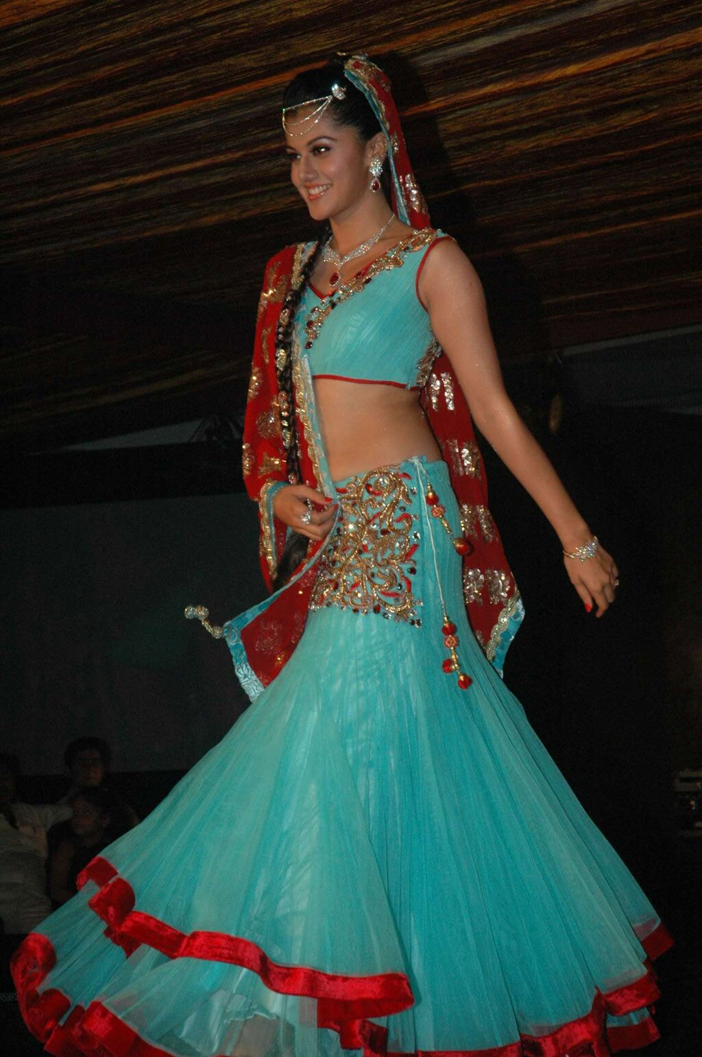 http://4.bp.blogspot.com/-1B4z9TfZXto/T47omjxxKQI/AAAAAAAAAGc/8ogVVRJAR38/s1600/0005-WWW.BOLLYMASS.BLOGSPOT.COM-Actress%2BTapsee%2BPannu%2BAt%2BCloud%2B9%2BNefertari%2BFashion%2BShow%2BPhoto%2BPosters%2BStills%2BImage%2BWallpaper%2BGallery.jpg