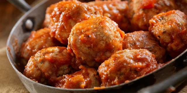 turkey, meatballs, party appetizer, healthy holiday recipes, gluten free meatballs, Brenda Ajay, healthy party food, healthy Italian food, slow cooker recipes, crock pot recipes, 21 Day Fix recipes