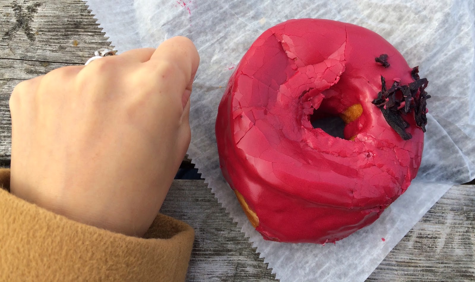 Hibiscus Donut From Dough / ドウのハイビスカス ドーナツ I'm Made of Sugar
