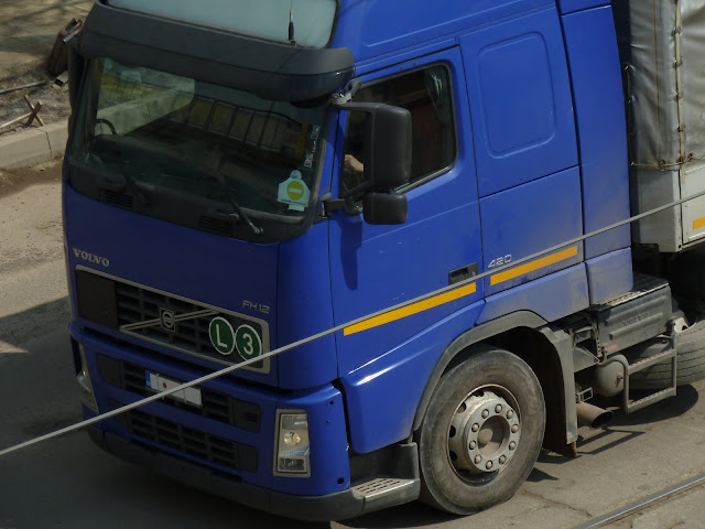 Volvo FH 12 420 4x2 Blue Truck + Krone Profi Liner Trailer
