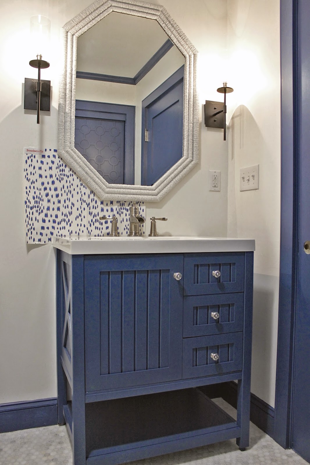 GORGEOUS SHINY THINGS: How to use a Paint Sprayer on Furniture GORGEOUS SHINY THINGS: How to use a Paint Sprayer on Furniture