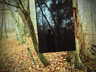 "Broken" von Cornelia Rapp am Ammersee Skulpturenweg. 