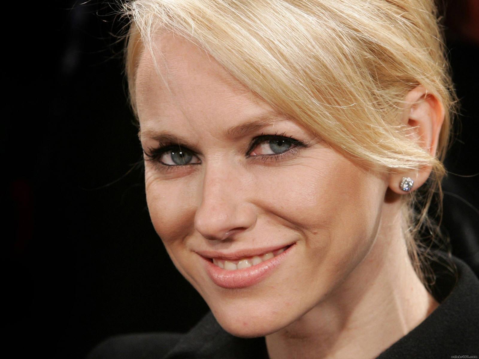 http://4.bp.blogspot.com/-1Ek40WM15yg/TclcmtMqdxI/AAAAAAAAMCc/dJT8zlxXh4o/s1600/Naomi-Watts-naomi-watts-4733416-1600-1200.jpg