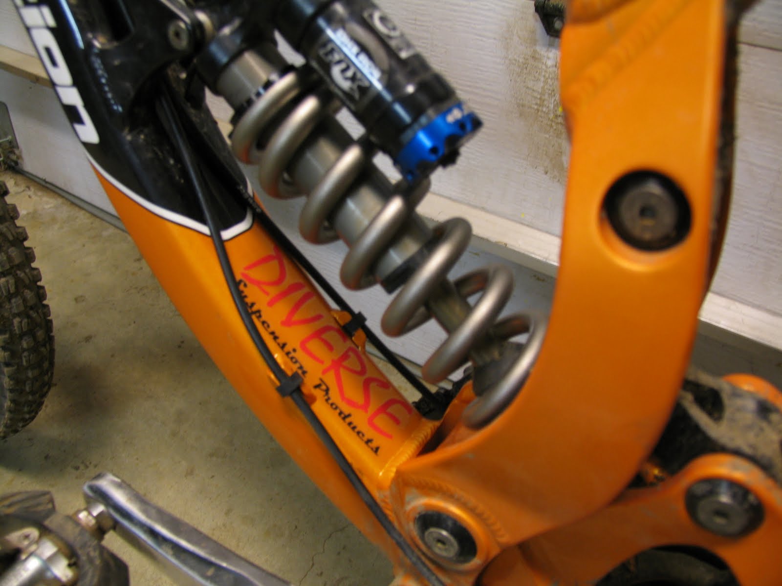 TeamRobot Diverse Suspension Products