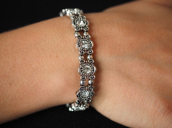 bracelet-type-bangle