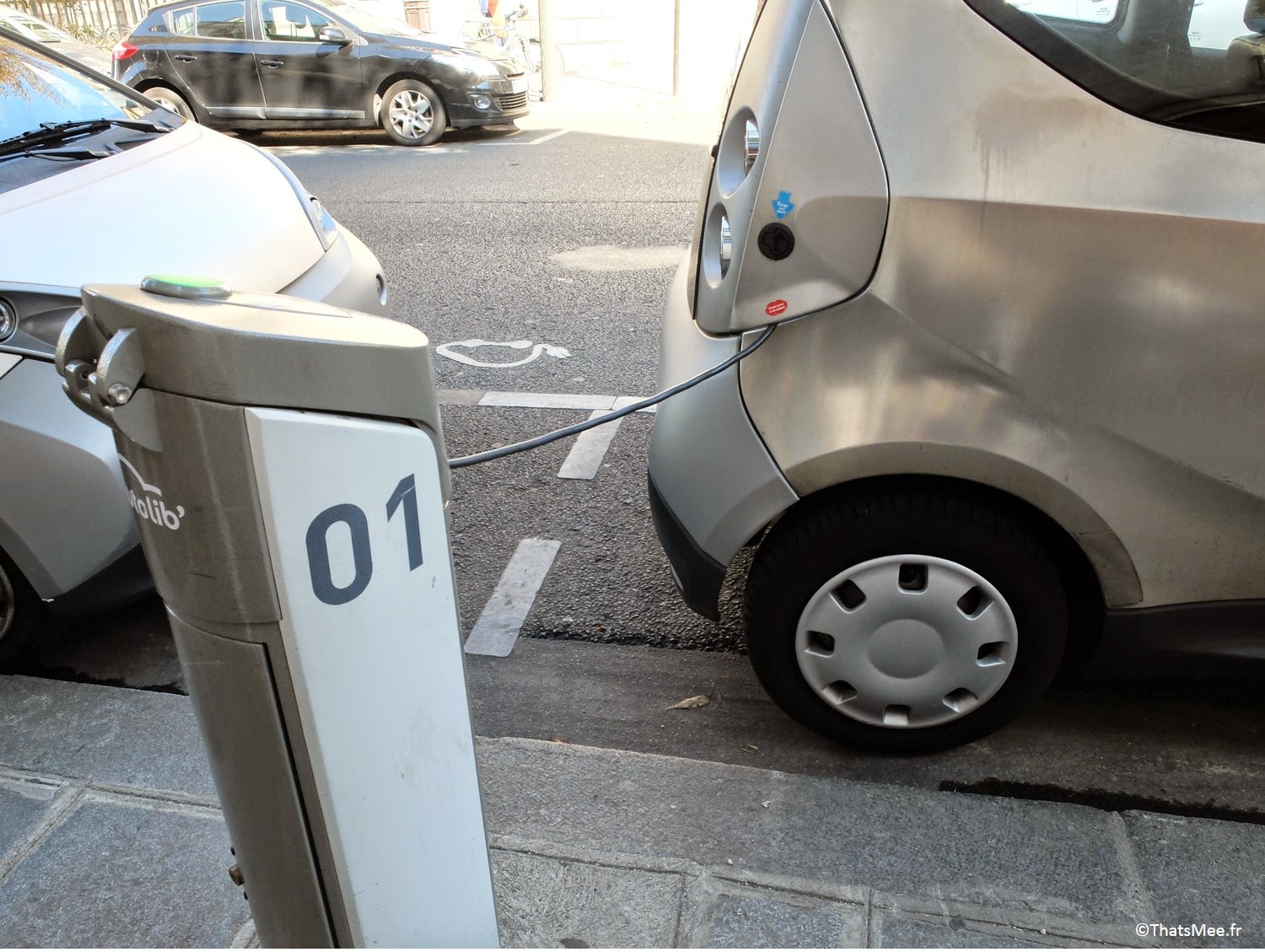 Autolib voiture automobile électrique location courte durée mairie de Paris 