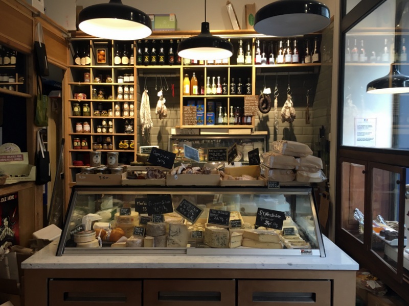 not drinking poison in paris a new age la cave de belleville, 75019