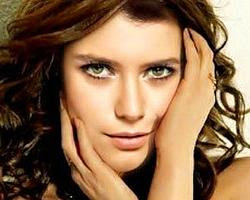 Beren Saat hd resimleri