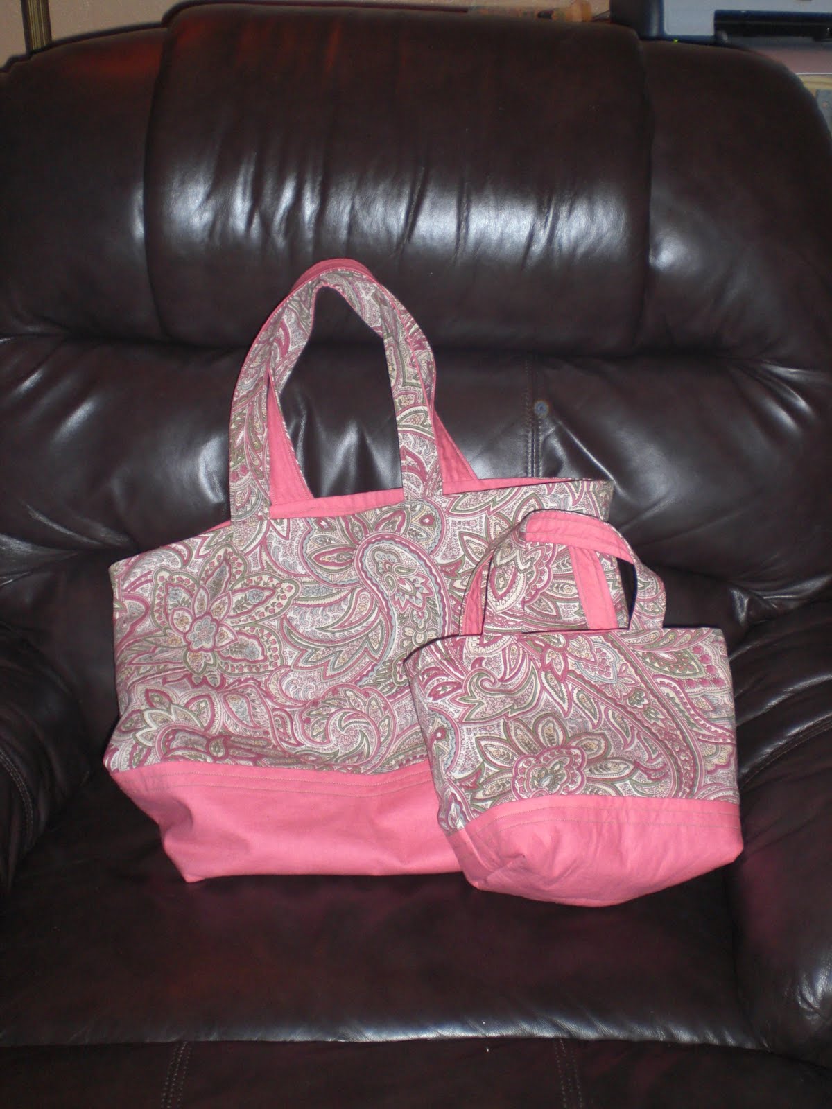 Pretty Much Nuts Greatest Tote Tutorial Ever & How to use Fusible