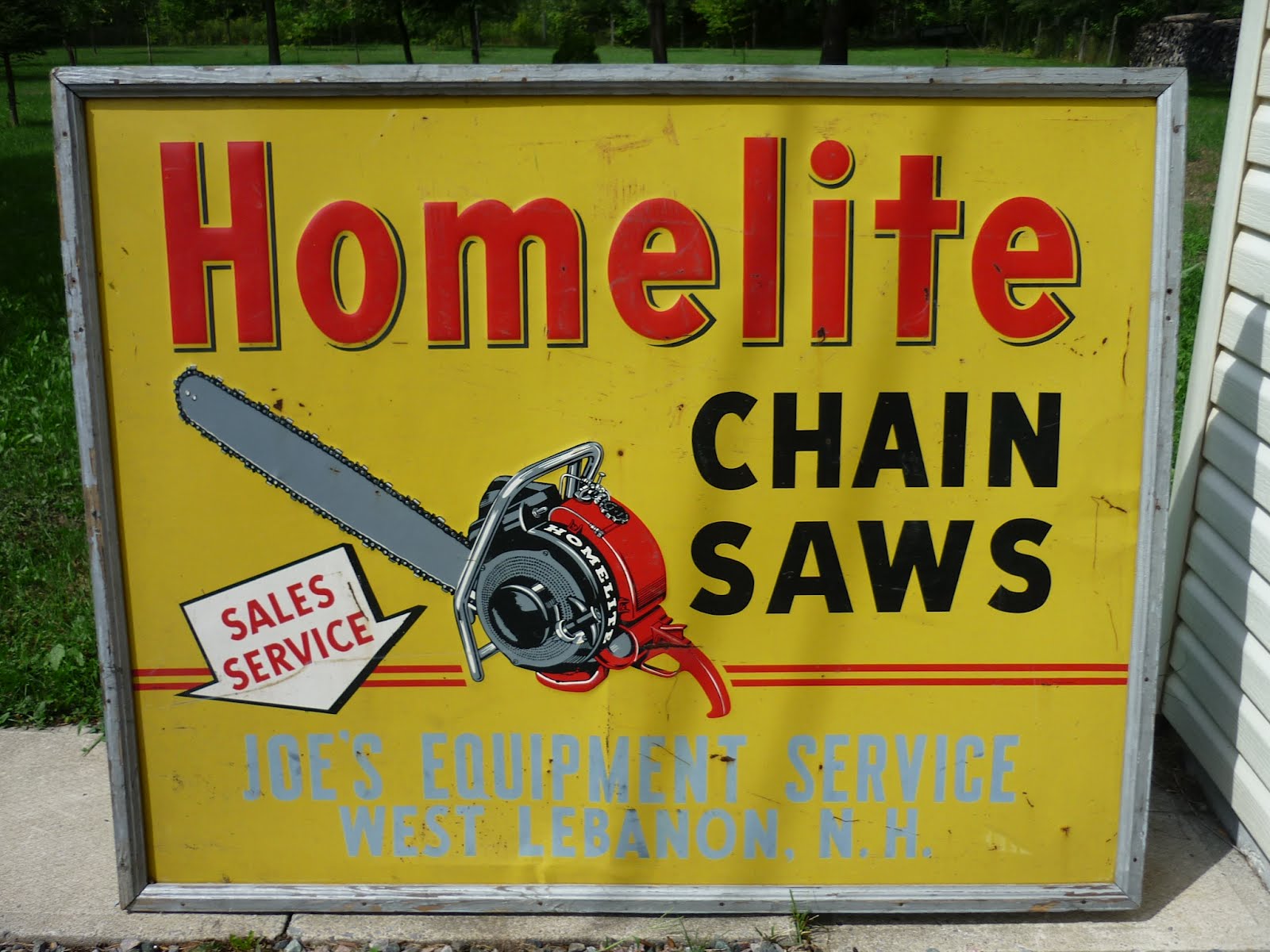 VINTAGE CHAINSAW COLLECTION CHAINSAW SIGNS COLLECTION. (PICTURES).