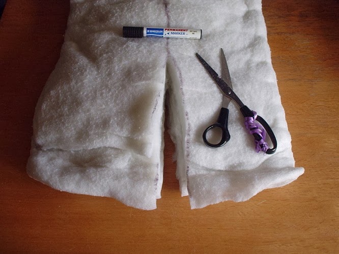 Sussexmouse Crafts Recycling and Tips How to make a Cat Bed with old Pillows and Curtains