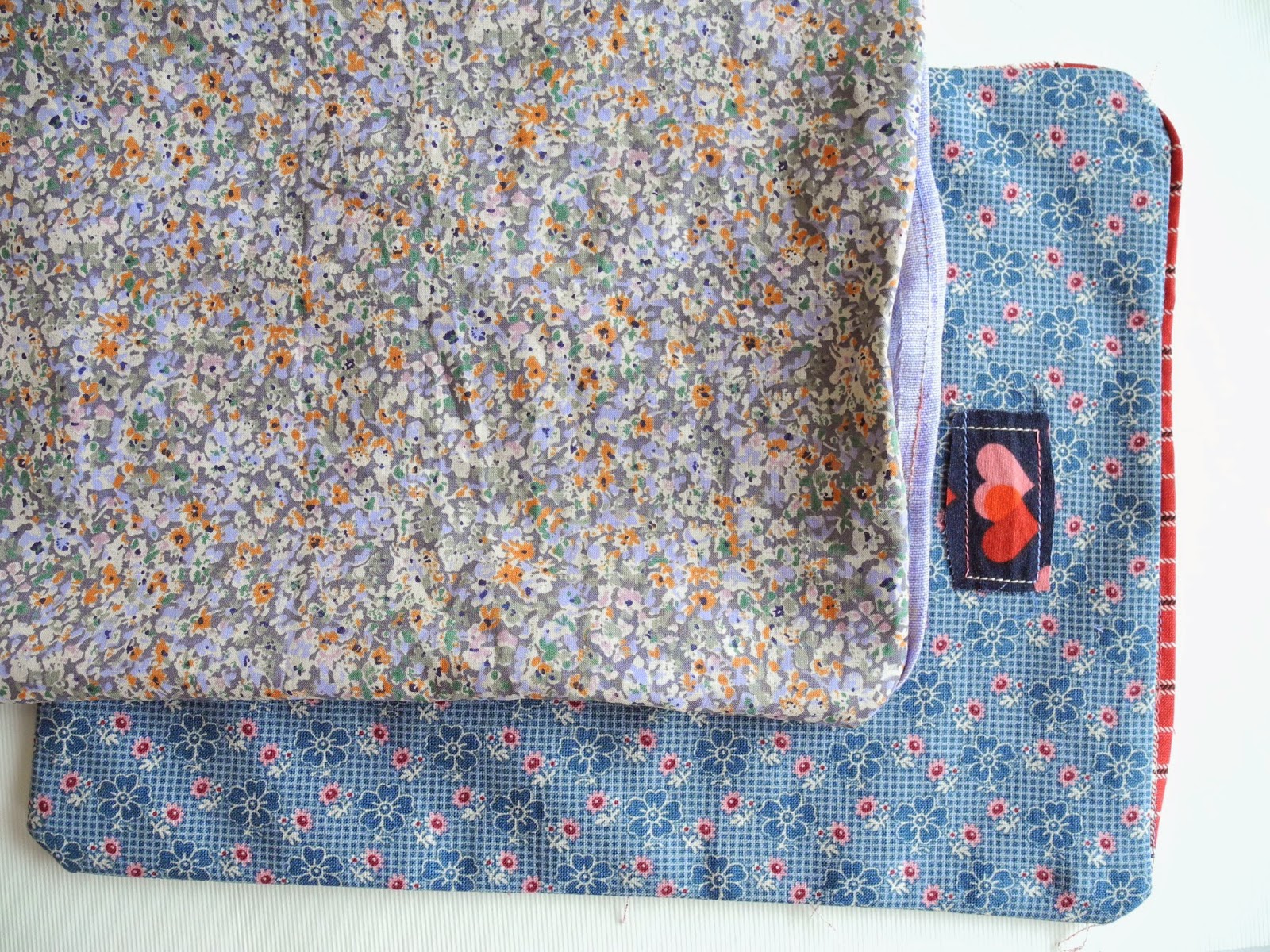 One Bunting Away A very easy to make fabric pouch, clutch