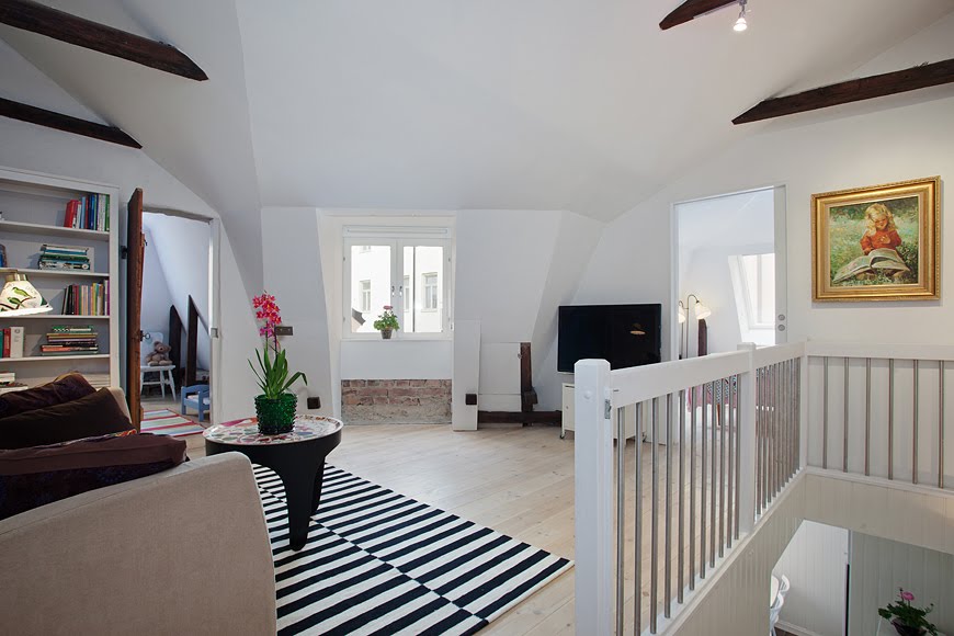 Bizim Evin Hanımı İçi Dışı Şirin Bir Ev