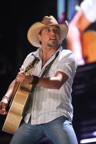 Dirt Road Anthem Lyrics