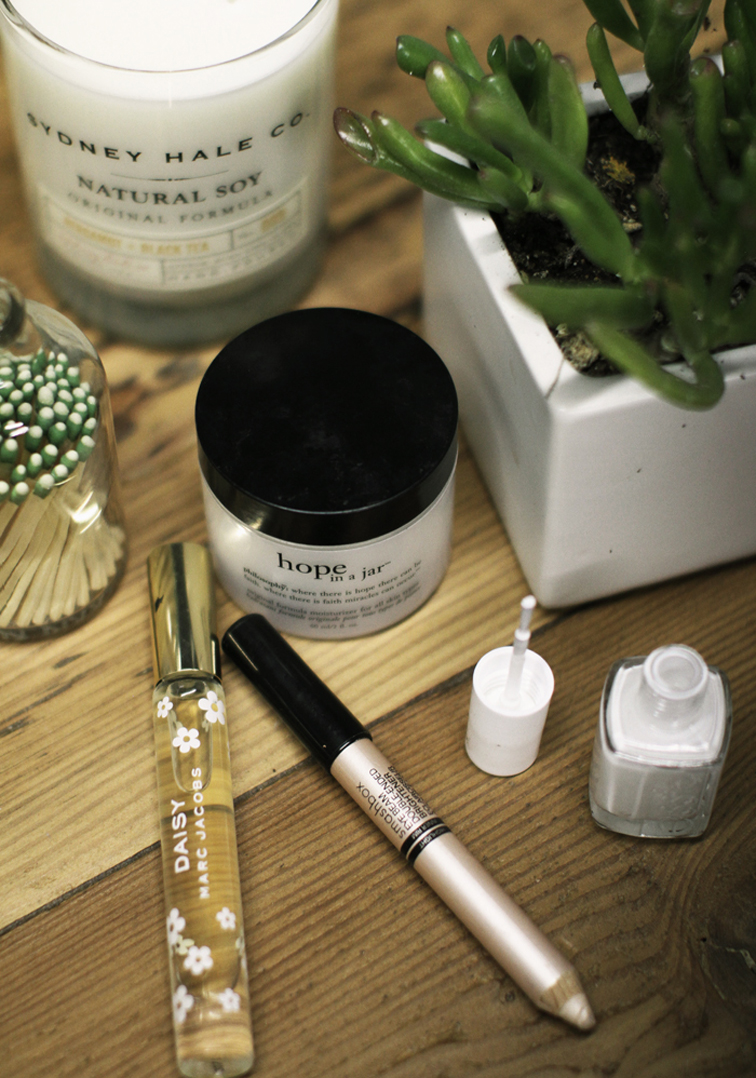 Beauty Essentials Hope In a Jar MAarc Jaxobs Daisy Beauty Essentials Hope In a Jar MAarc Jaxobs Daisy