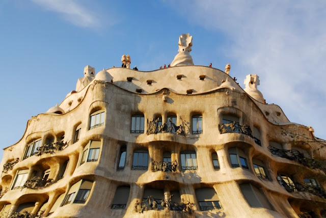 Gaudí binaları İspanya Gaudí binaları İspanya