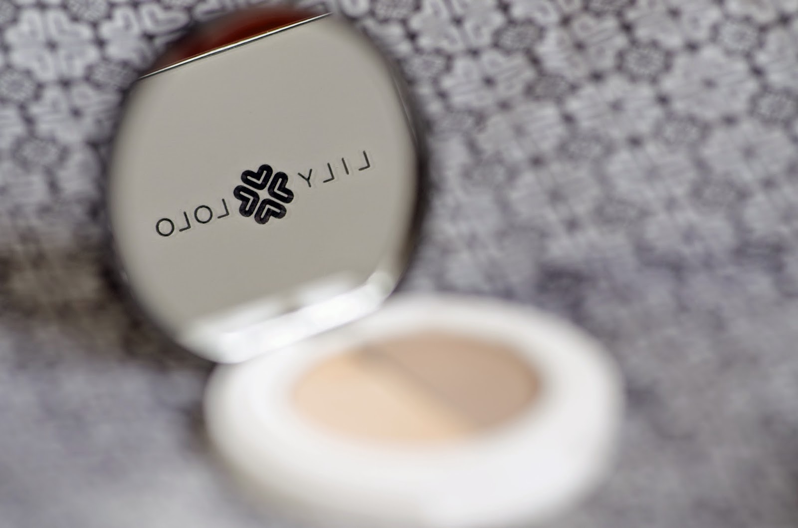 LiLy LoLo bb cream and eyebrow duo with eyebrow brush LiLy LoLo bb cream and eyebrow duo with eyebrow brush