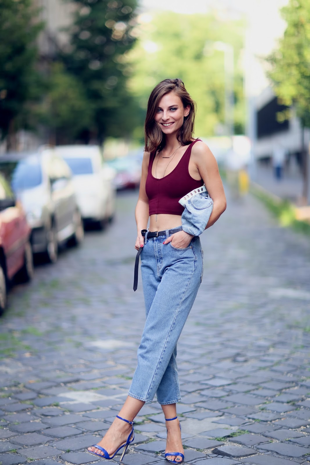 WEARING A CROP TOP WITH MOM JEANS What Vero Wears