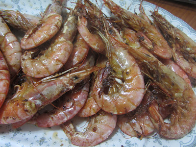 Patas De Calamar Rebozadas Y Gambones A La Plancha Para La Salsa Ajonesa
