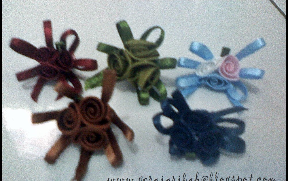 Aribah Bros Cantik: Bros Bunga Pita Kecil