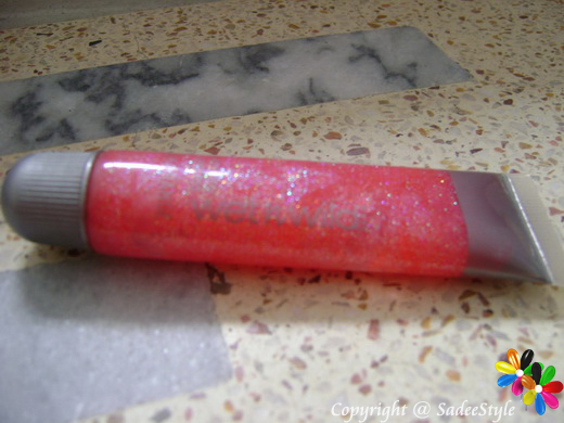 Wet n Wild Flavoured Lip Gloss 14.5g Fresh Orange Wet n Wild Flavoured Lip Gloss 14.5g Fresh Orange