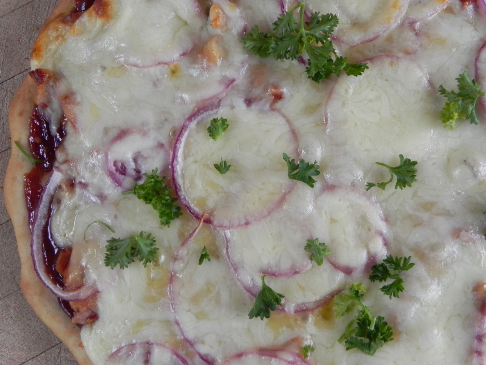 Yates Yummies BBQ, Buffalo Chicken, and Margarita Pizza Fast!