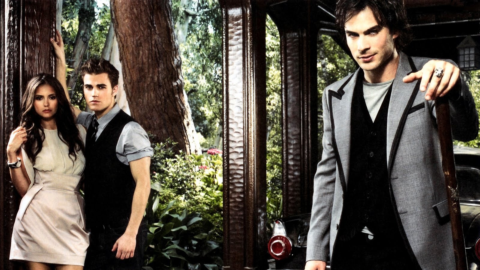 http://4.bp.blogspot.com/-1PHiy8lnYcY/TarAU-LI70I/AAAAAAAACQ0/UlC2sdmxfuY/s1600/the_vampire_diaries_wallpaper_11.jpg