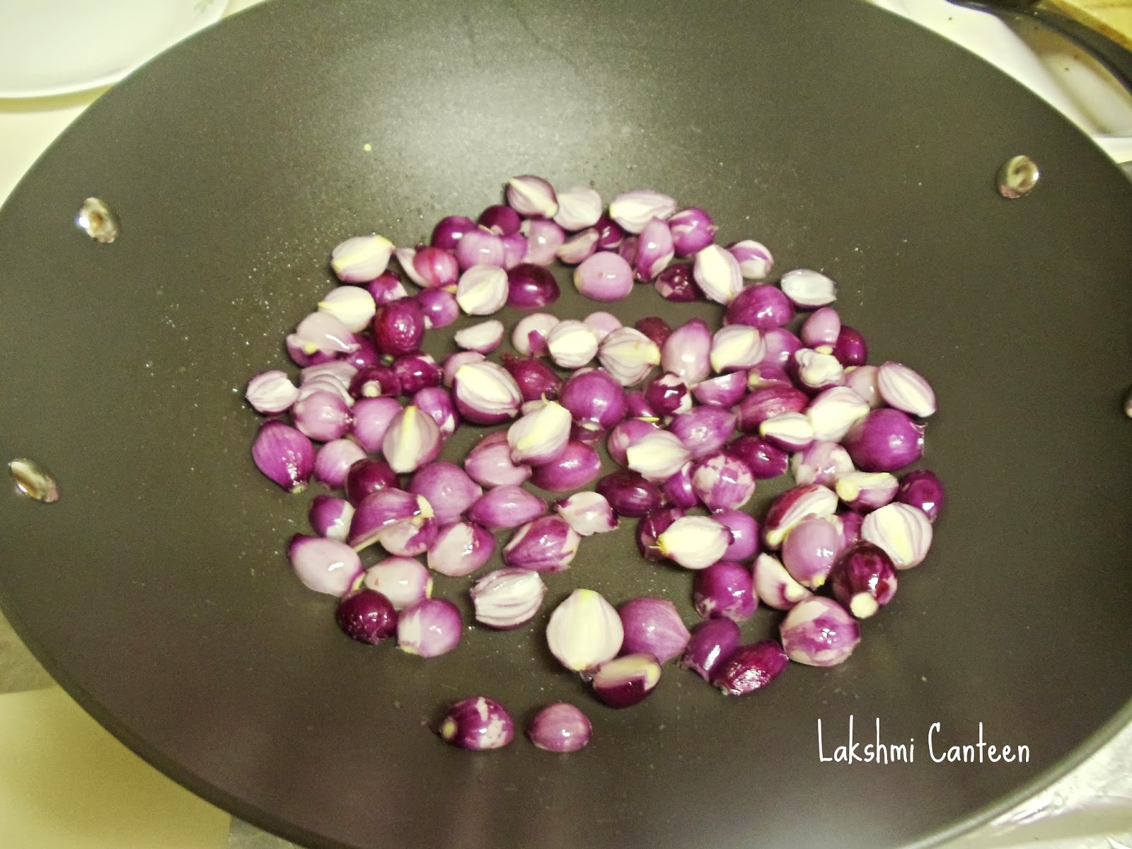 Lakshmi Canteen Bhindi Pepper Fry ( Okra Peppercorn Fry)