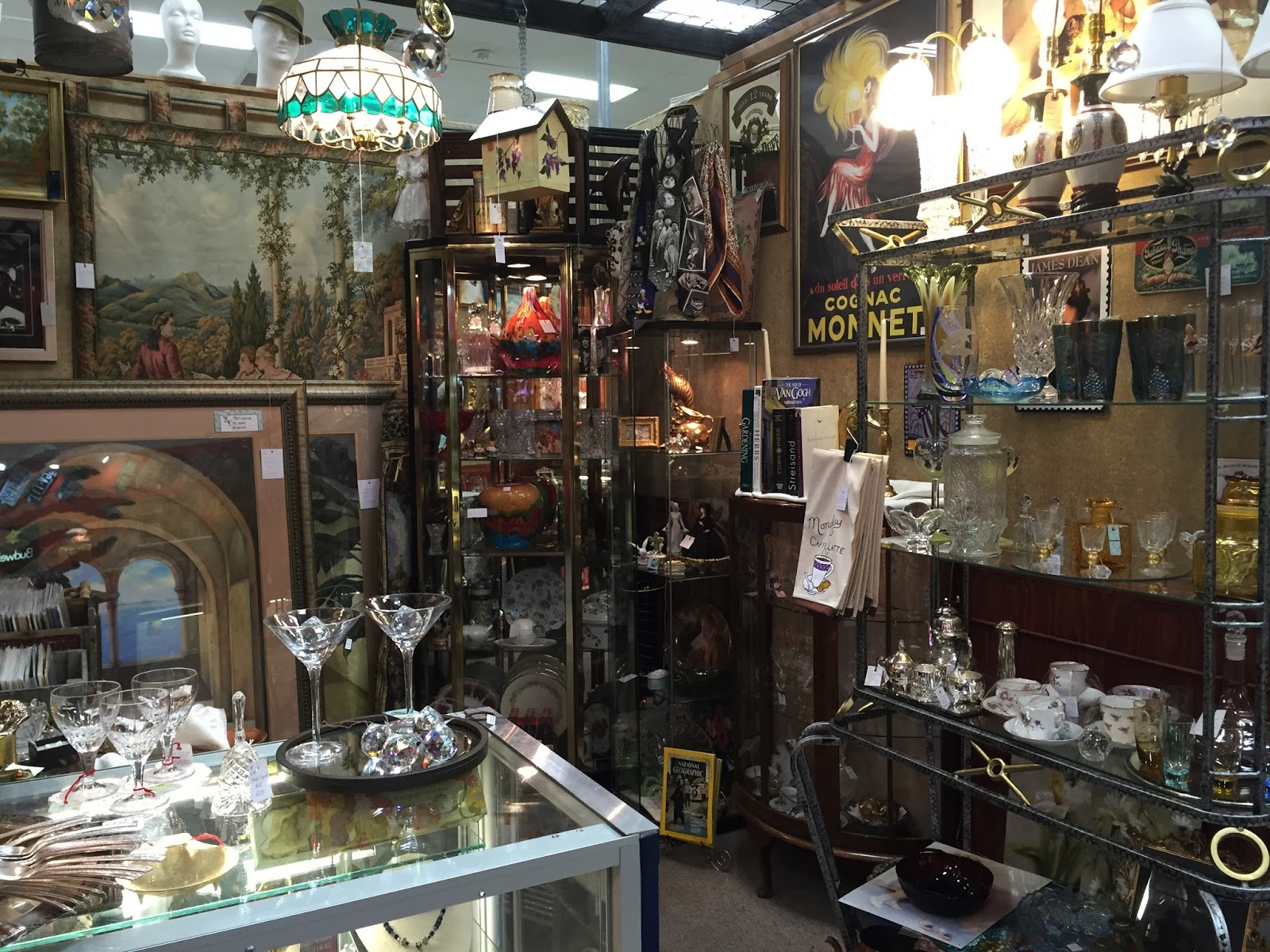 VENDOR 1214 CHARLESTON ANTIQUE MALL Las Vegas Antique Shops