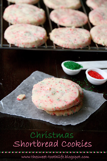 The Sweet Tooth Life: Christmas Shortbread Cookies