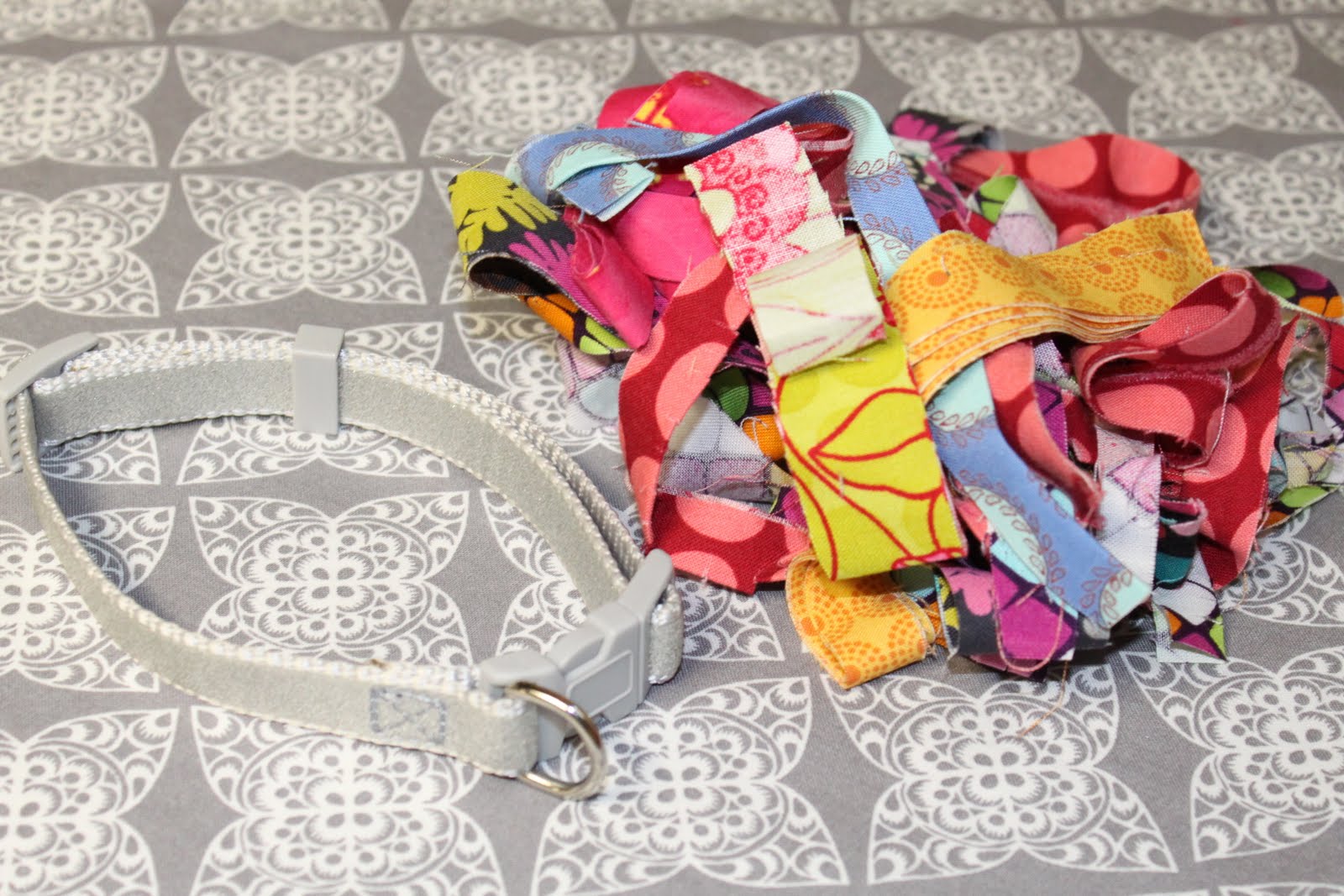 the lovely poppy [[the blog]] tutorial scrap fabric dog collar