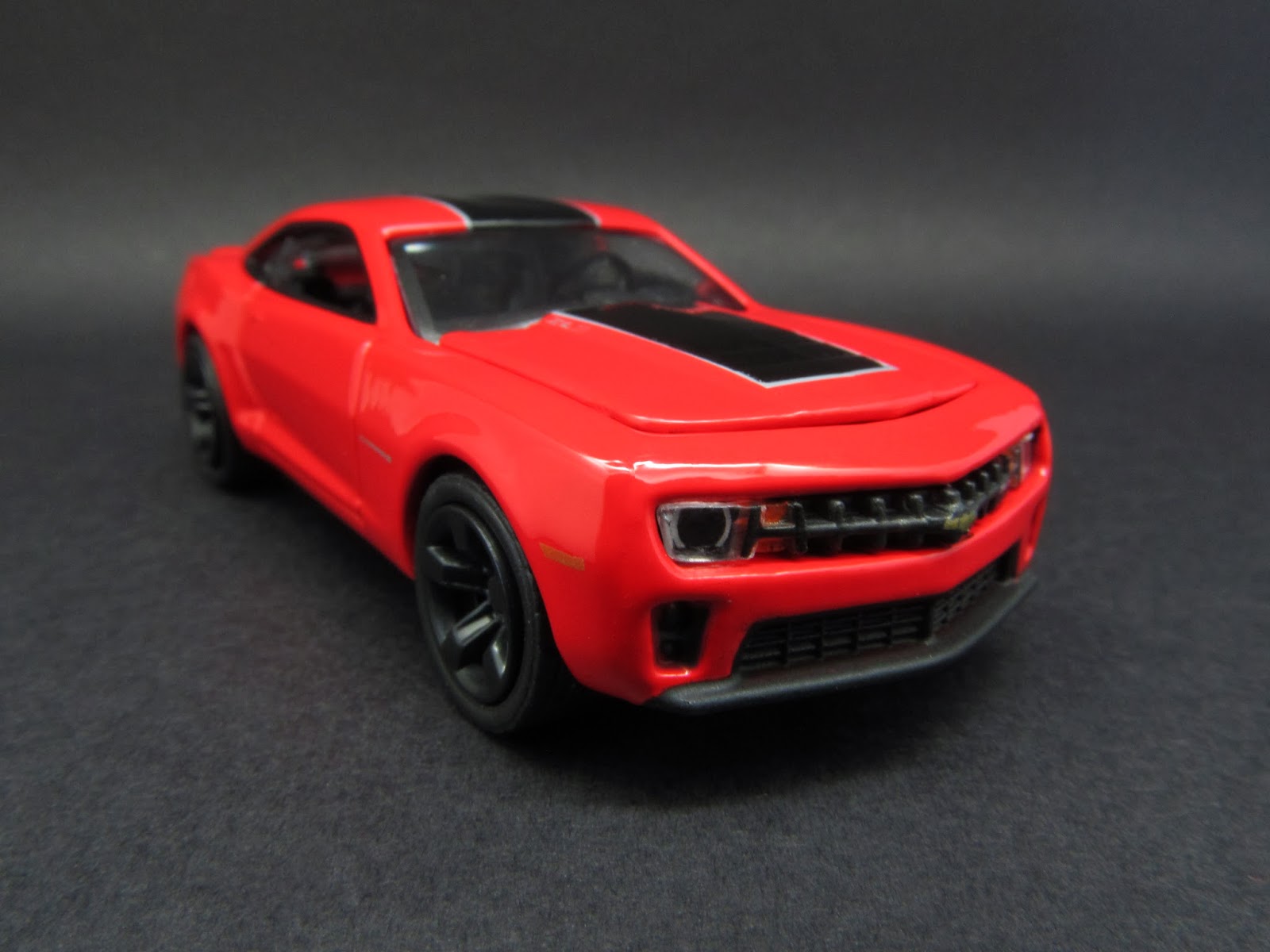 Diecast Hobbist 2013 Chevrolet Camaro ZL1