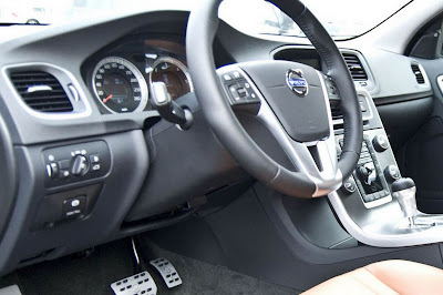 2011 Volvo V60 Wallpaper