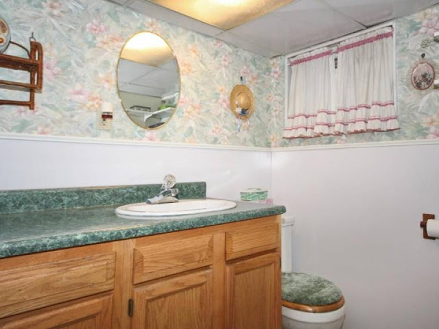 1920s Charmer: Bathroom 2