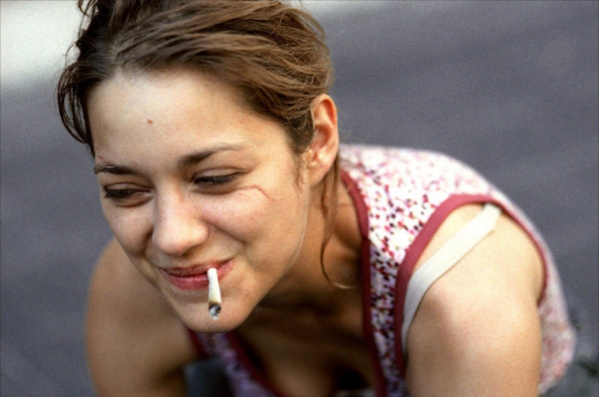 http://4.bp.blogspot.com/-1TWCGnR8ZrQ/UOHhVCp4MWI/AAAAAAAAJhY/k5PoLuiLYUg/s1600/marion+cotillard+Sauf+le+respect+que+je+vous+dois.jpg