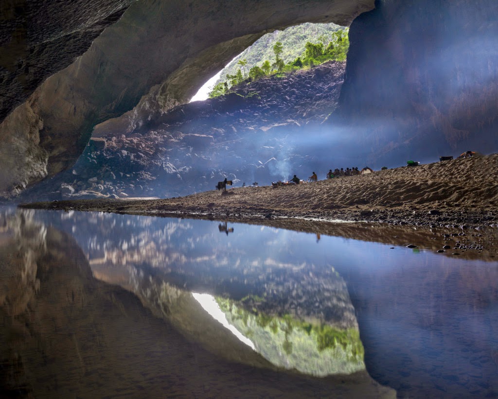 Hang en cave trek tour, explore amazing Hang En cave, Hang En cave information
