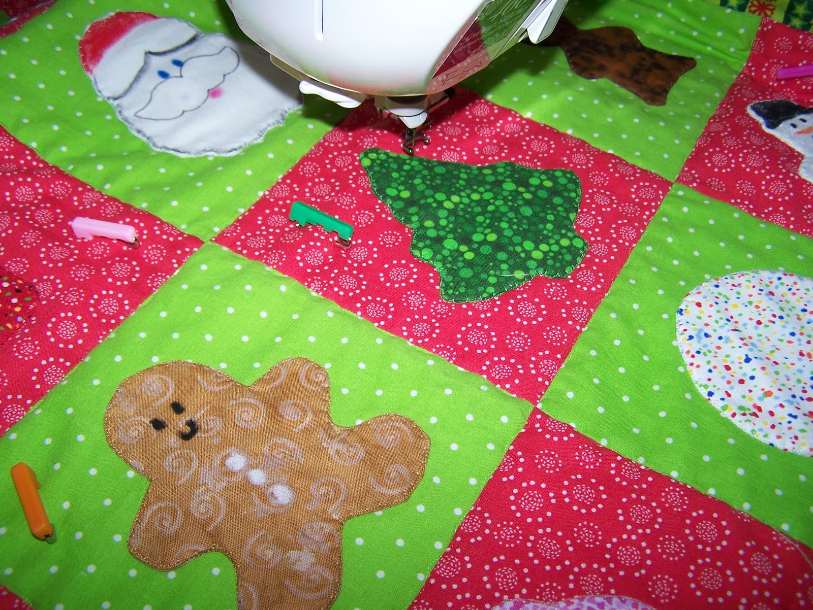 Damsel Quilts & Crafts Christmas Cookie Quilt