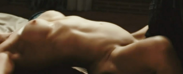 10 Uncommon Nudes #8 (Hayley Mills, Thora Birch, Betty White...) 178 Charlotte+Ross+(12)