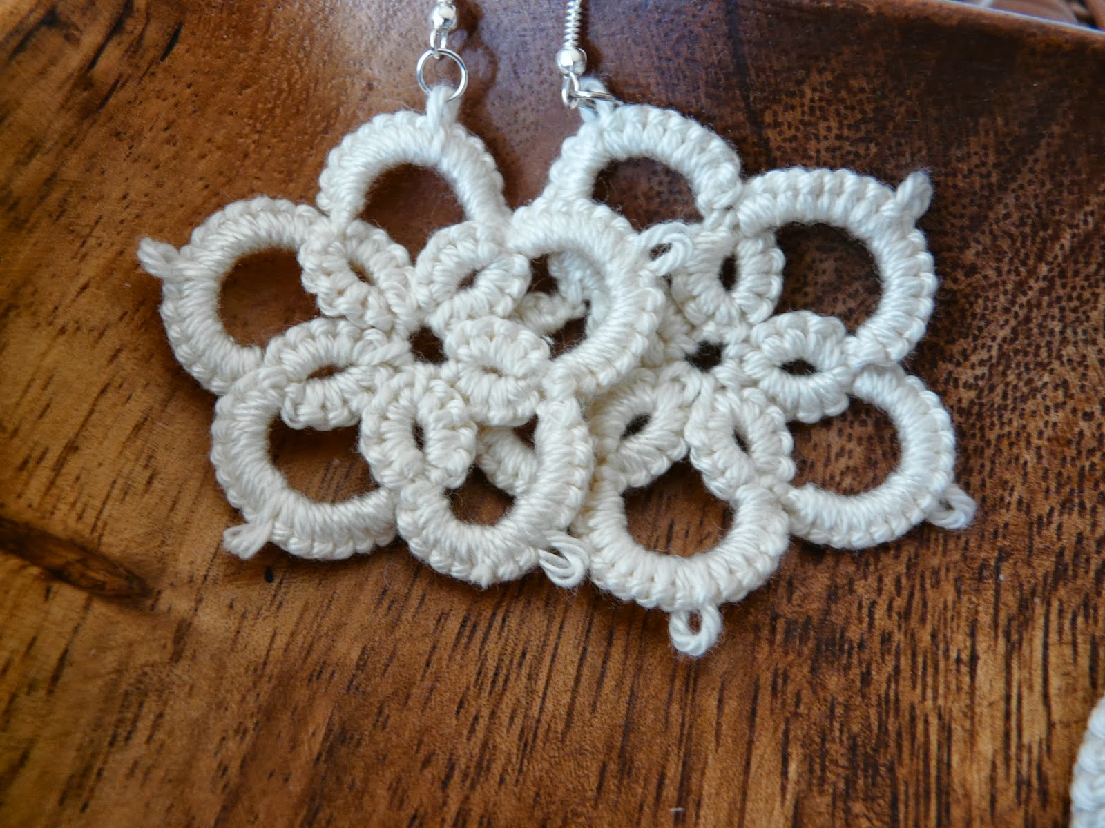 Patchwork "Las Magnolias" FRIVOLITE CON AGUJA