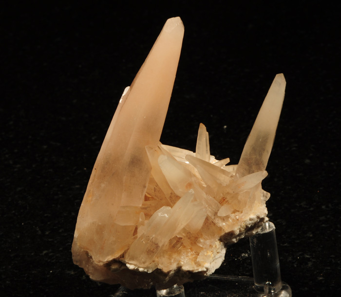 the ore bucket Quartz from Graham County, Arizona