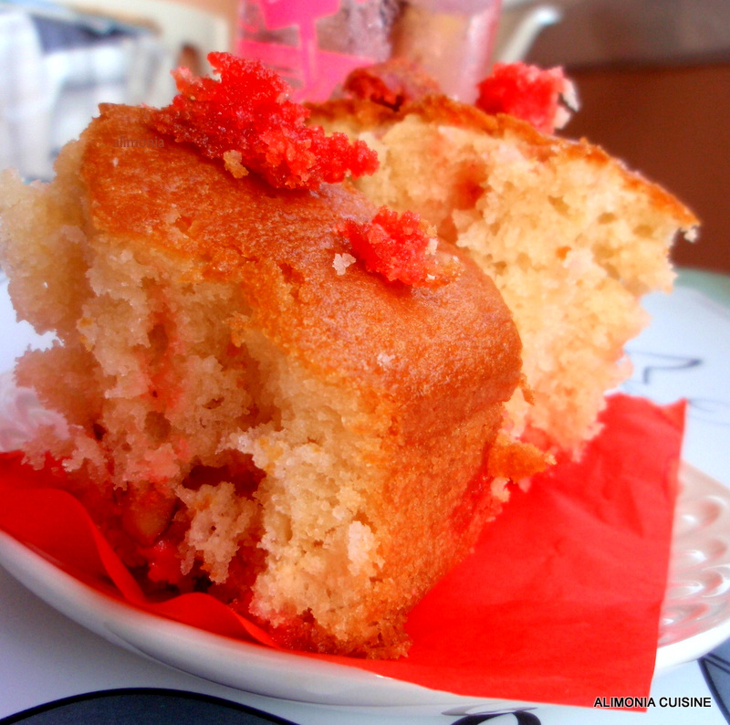 Entra en mi Cocina: Pastel yogurt-almendras garrapiñadas rosas / gateau