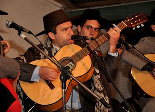 Adrián Maggi en el 31º Encuentro Nacional de Payadores 2 Payadores