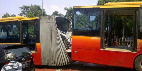 Ini 4 Alasan Dishub Soal Transjakarta Patah Yang Buat Ahok Kesal Ini 4 Alasan Dishub Soal Transjakarta Patah Yang Buat Ahok Kesal