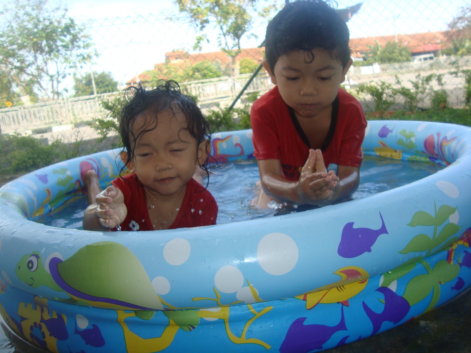 .:dahulu,kini dan selamanya:.: nak mandi kolam ..nak mandi kolam